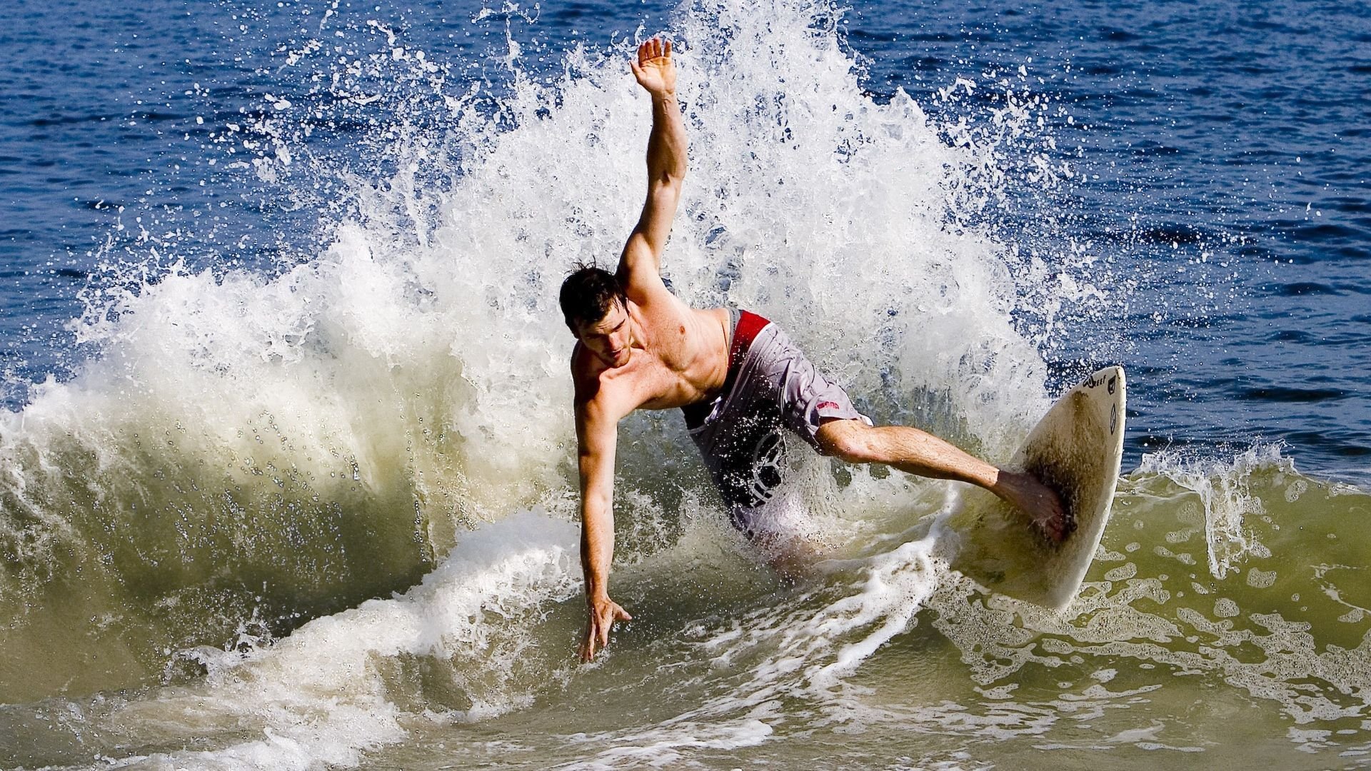 万乐天泳池内外双重突破，万乐天 游泳