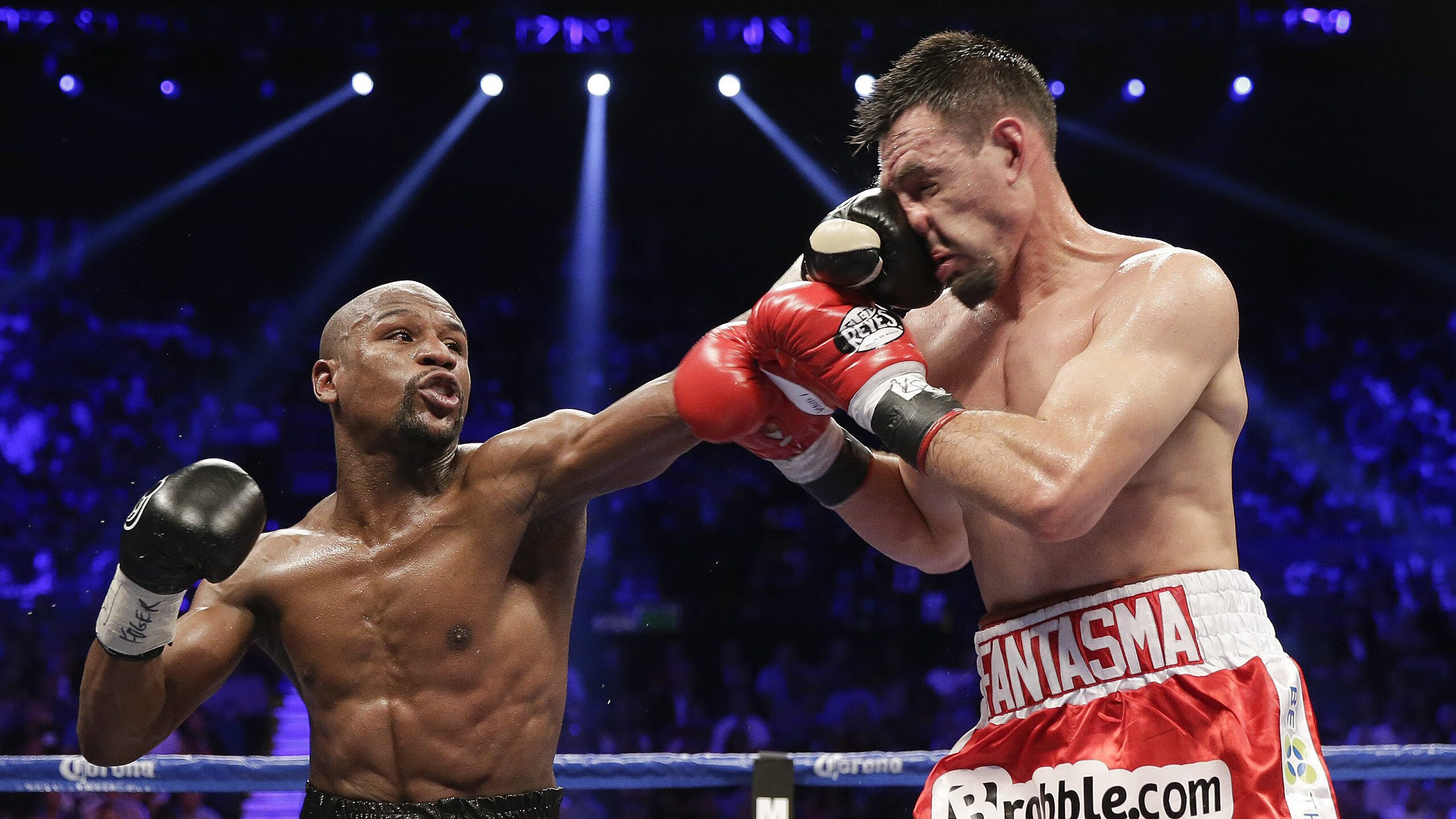 “马科斯·莫奇的全场覆盖与领导能力,助力美洲狮队建立强大防线”