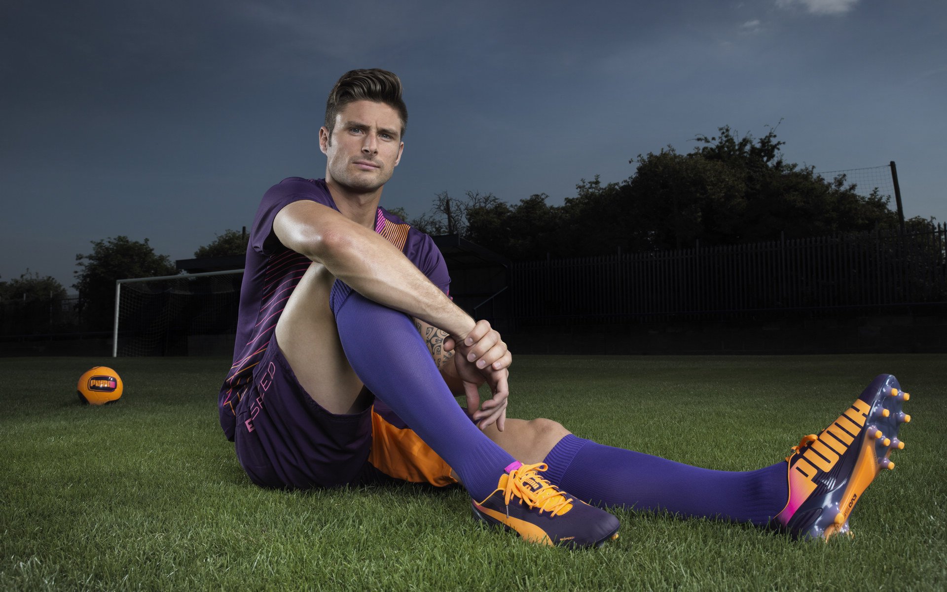 德甲高空轰炸:精彩头球瞬间令人拍案叫绝,德甲空场